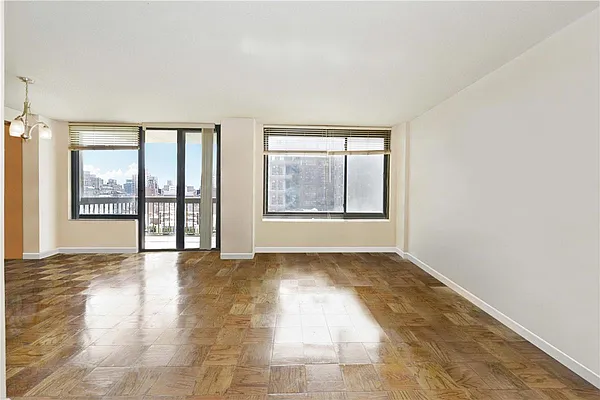 Sold by William Raveis Real Estate | media 3