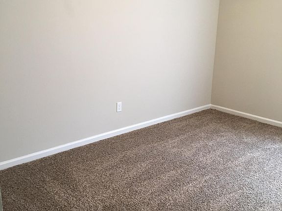 3rd image of 2841 E 5th St #46