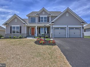 2010 Rolling Meadow Rd, Lebanon, PA 17046