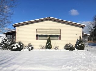 20 Lees Ln #20, Olmsted Falls, OH 44138