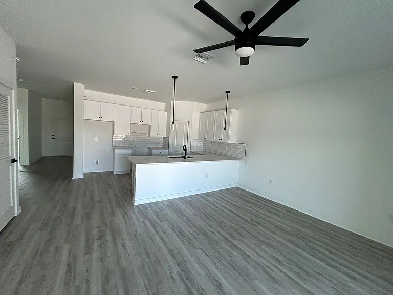1112 Bismarck Rd — Photo 7