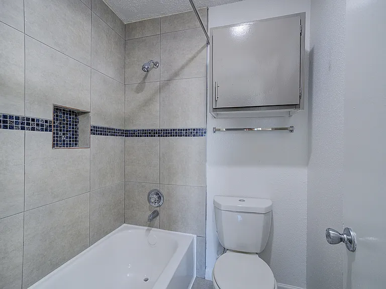 Ashford Stancliff Park Bathroom