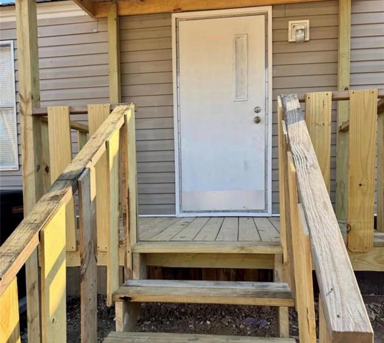 3 bed, 2.0 bath, 1216 sqft, $1,500 — Photo 2
