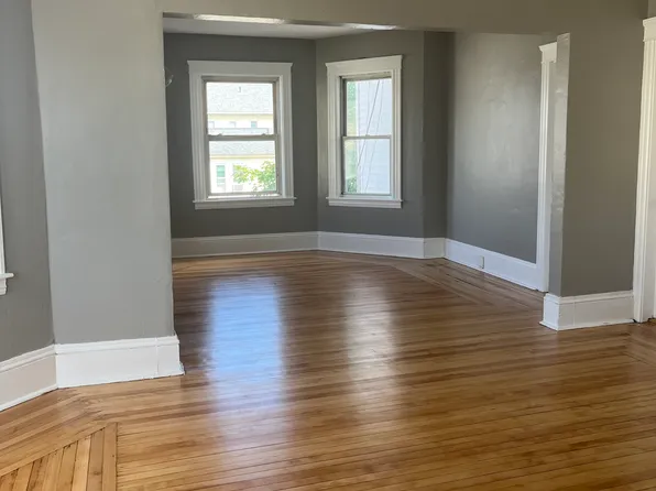 62 Plantation St APT 2, Worcester, MA 01604
