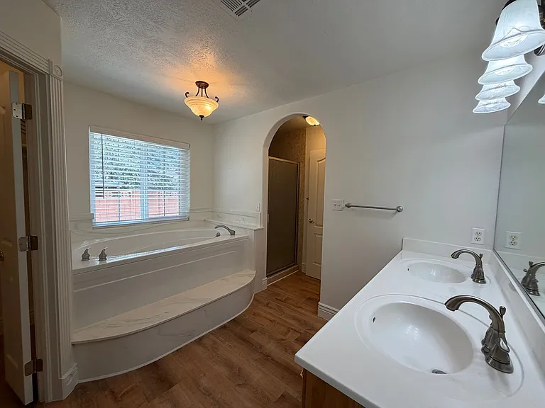 135 N 350 W — Photo 20