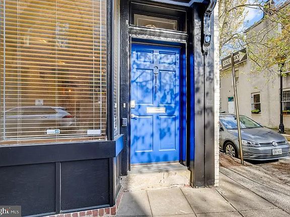 4th image of 211 Penn St