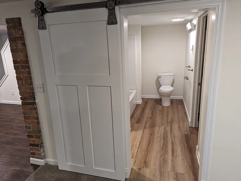 211 Oak St S #3 — Photo 9