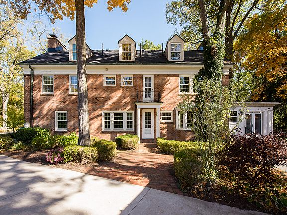 2nd image of 1914 Scottwood Ave
