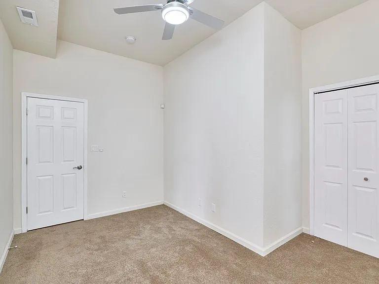 1421 N Park Pl — Photo 30