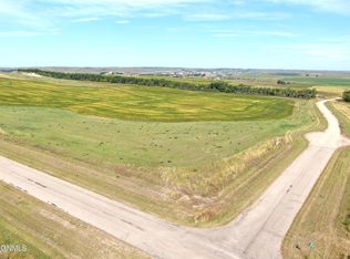 19004 Acadia Dr, Bismarck, ND 58503