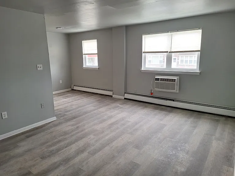 Emerson Apartments — Photo 19