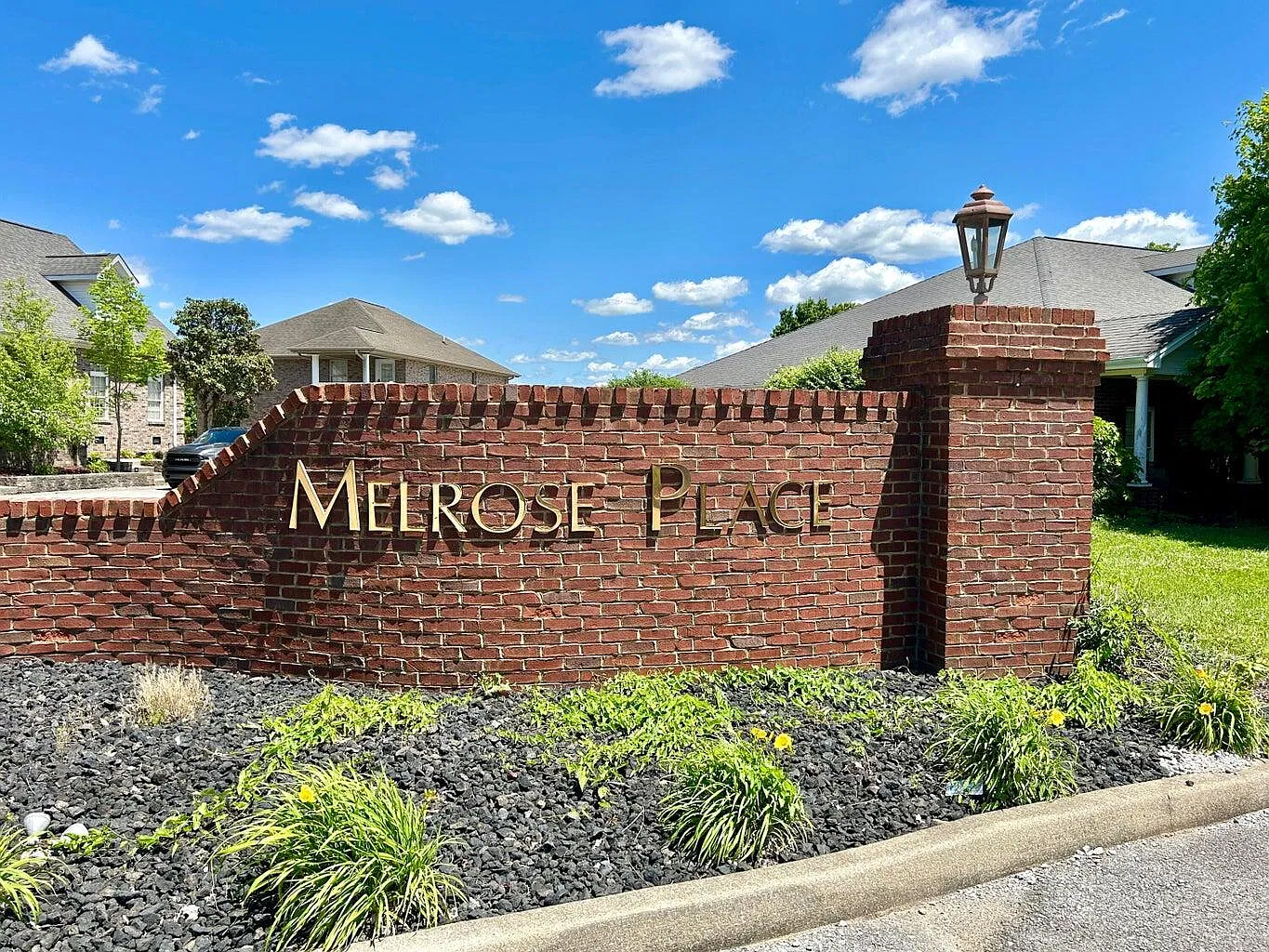 2 bed, 2.0 bath, 1288 sqft, $1,100 — Photo 2
