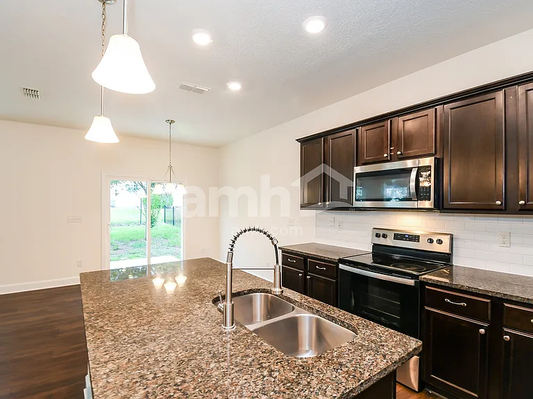 8559 Highfield Ave — Photo 5