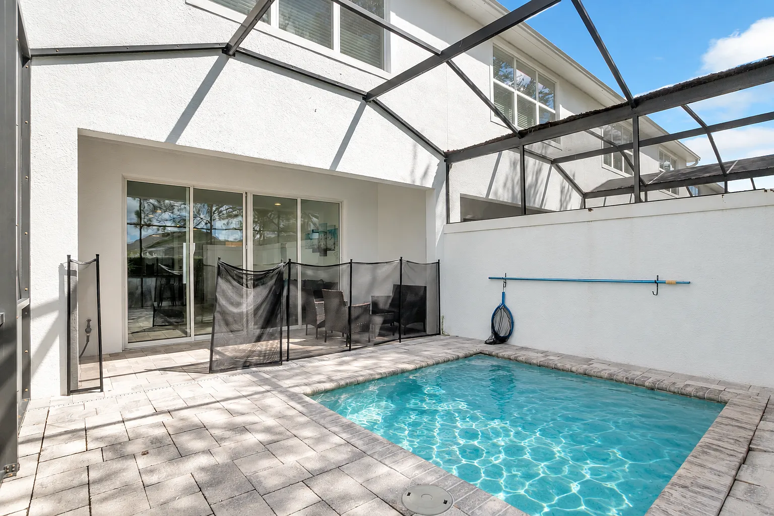 Stylish Hidden Forest Retreat with Private Pool Near Disney — Photo 1