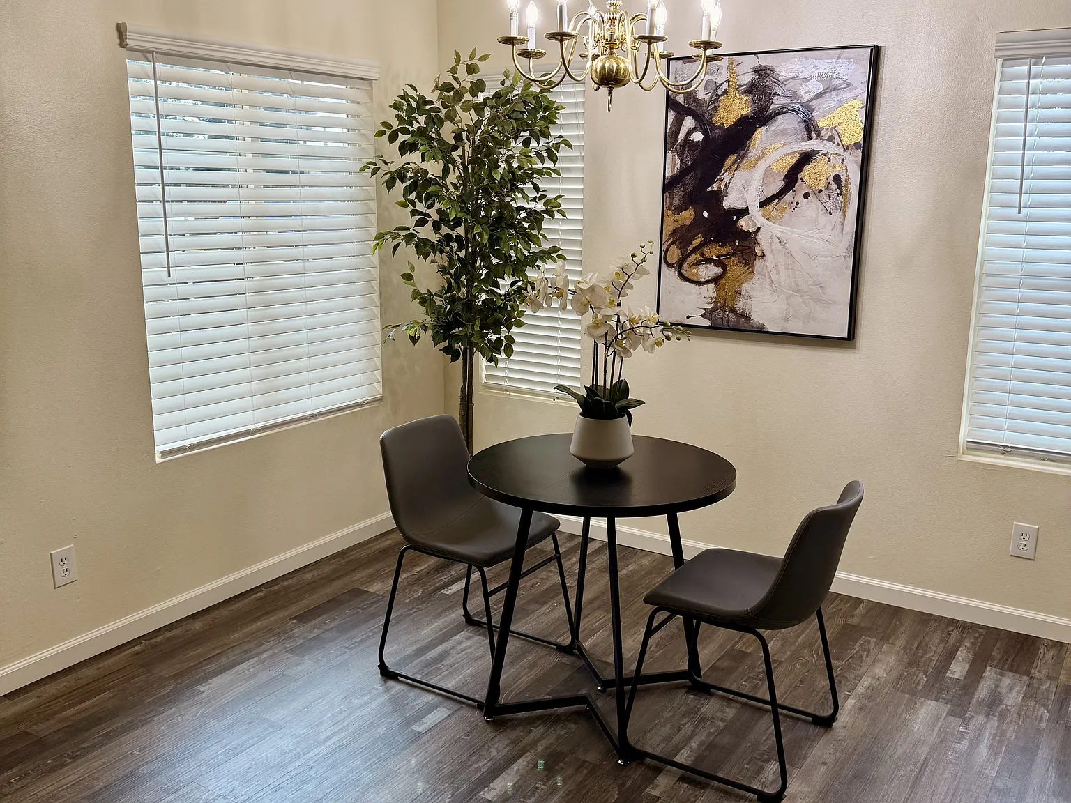 3 bed, 2.5 bath, 1358 sqft, $1,950 — Photo 4