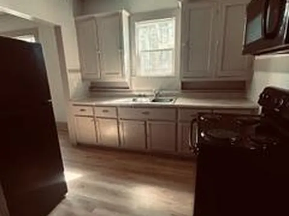 1221 W 2nd Ave #A, Corsicana, TX 75110