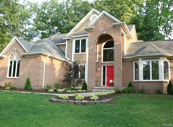 3rd image of 121 Woodcreek Ct