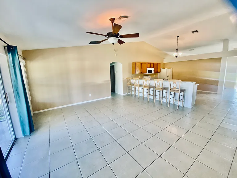 3918 SW 17th Ave — Photo 5