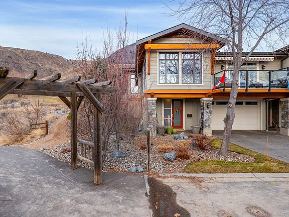 2nd image of 1590 Golf Ridge Dr