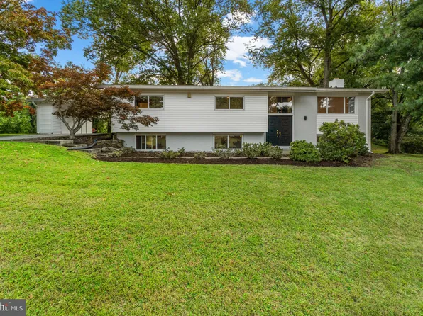 1 Babette Ct, Pikesville, MD 21208