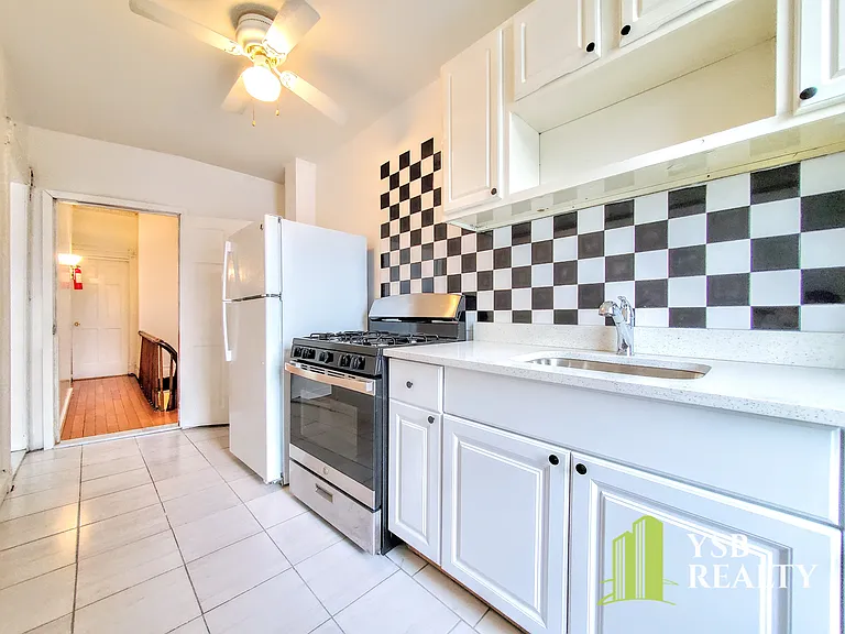 253 Vernon Ave #4 — Photo 5