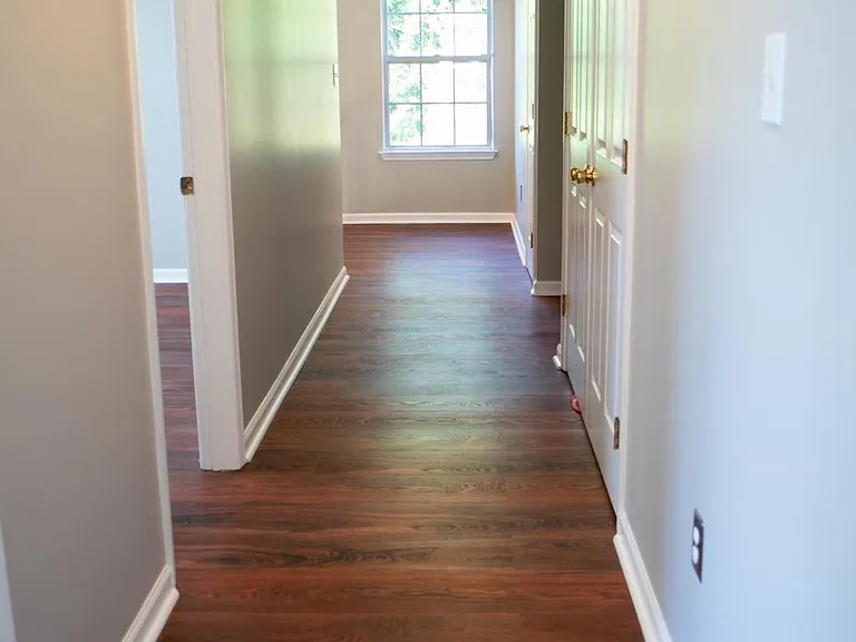 102 Thomas Ln — Photo 32