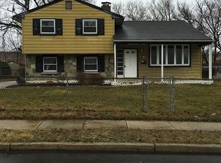 5 Larkin Rd, Burlington, NJ 08016