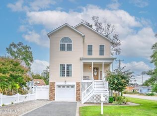 8 Lagoon Dr E, Brick, NJ 08723