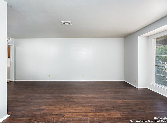 3rd image of 3730 Twisted Oaks Dr