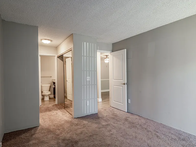 Barrington Place Apartments — Photo 13