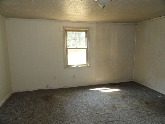 4th image of 1109 Askin St