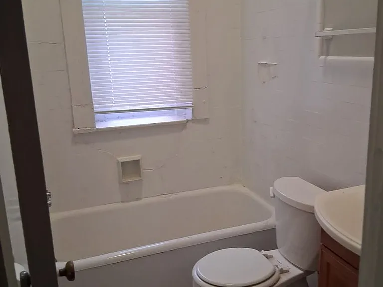 415 Belgravia Ct — Photo 23