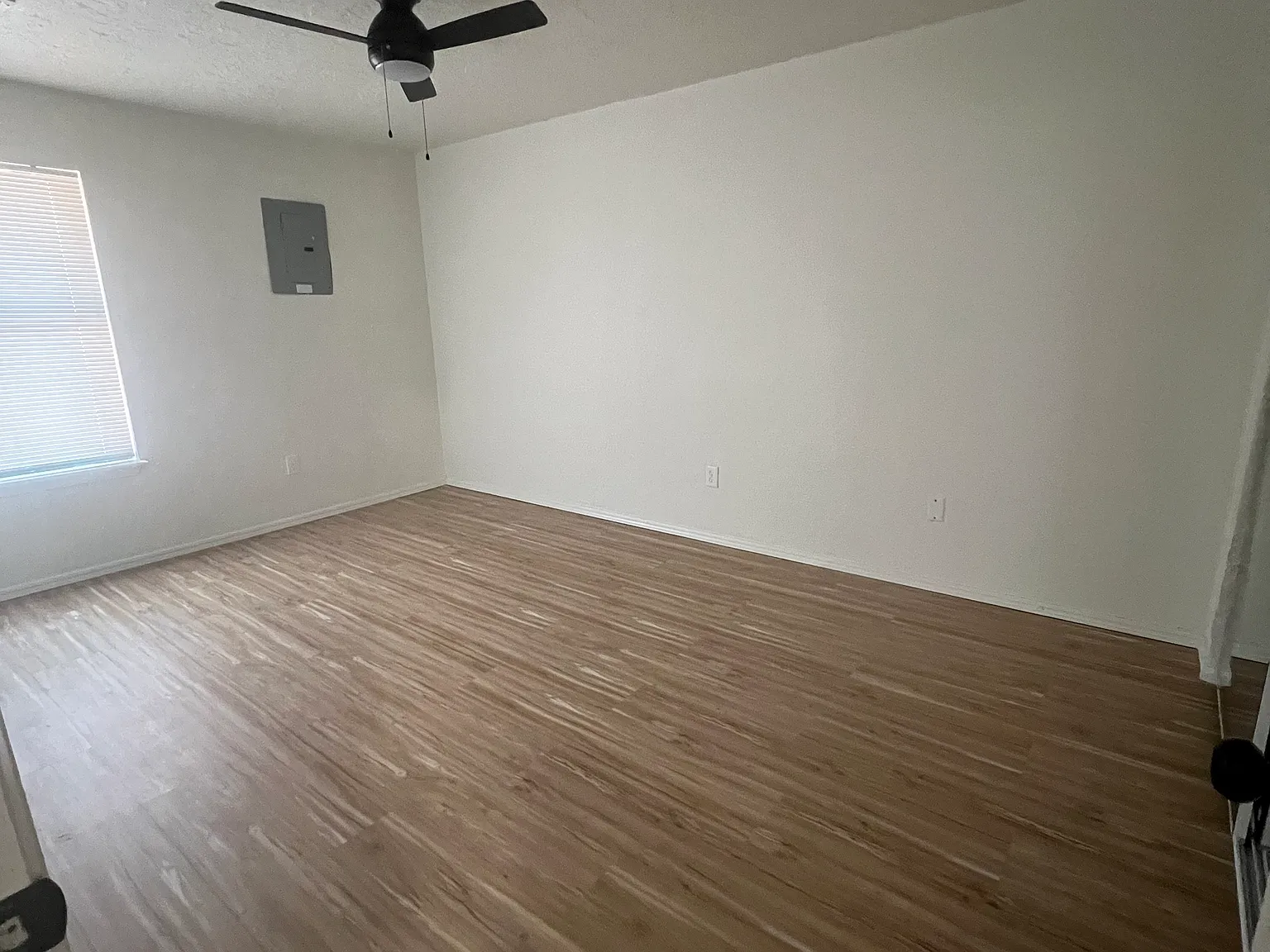 2 bed, 858 sqft, $1,100 — Photo 3