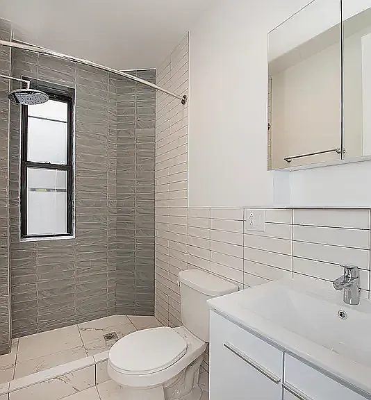 245 E 30th St #63 — Photo 6