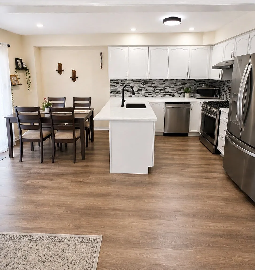 4 bed, $3,200 — Photo 2