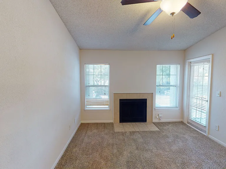 Altamira Place Apartment Homes — Photo 93