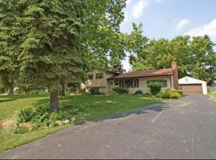570 Inverness Rd, Lisle, IL 60532