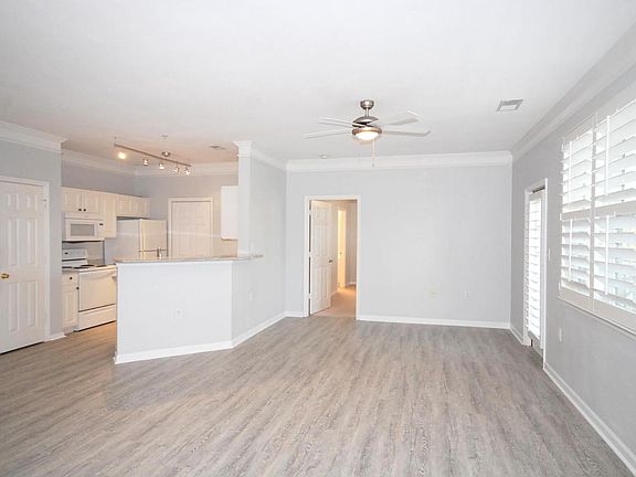 4th image of 1487 Cambridge Lakes Dr #1487