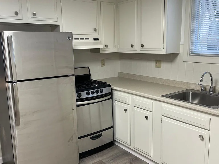 1636 W Genesee St #6 — Photo 9
