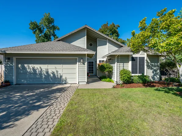 636 Saint Thomas Pkwy, Redding, CA 96003