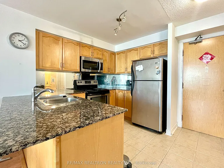212 Eglinton Ave E #1802 — Photo 3