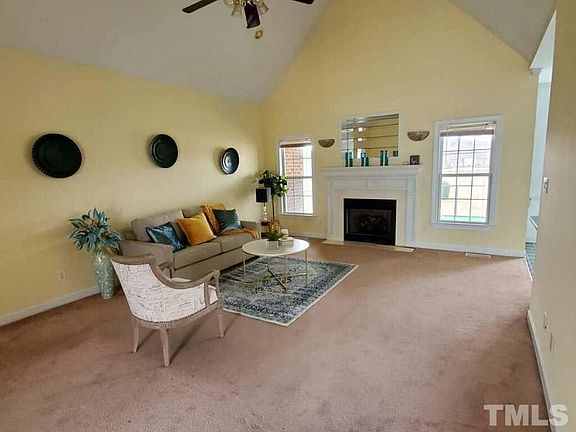5th image of 614 Adler Ln