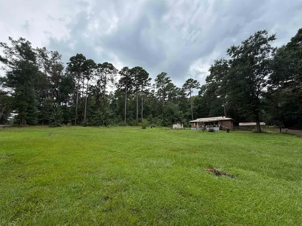744 Imperial St, Ore City, TX 75683