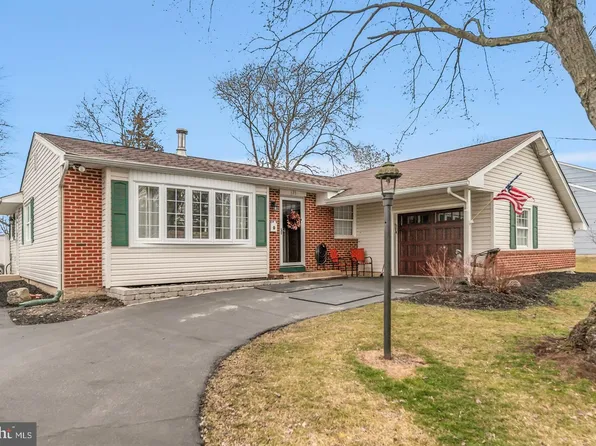 615 Lestershire Dr, Sewell, NJ 08080