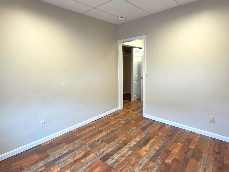 1336-1340 Cranston Street — Photo 11