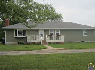 8160 W Lake Rd, Meriden, KS 66512