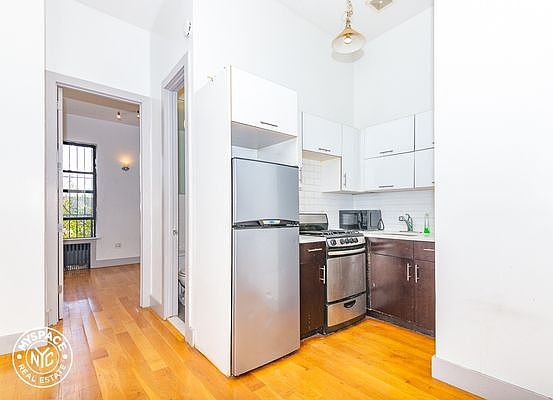 1st image of 233 Jefferson St #6T