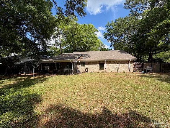 4th image of 10109 Foxrun Rd