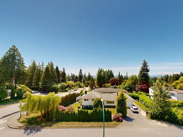 650 Evergreen Pl #402, North Vancouver, BC V7N 0A5