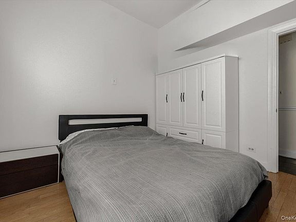 5th image of 1727 Victor Street